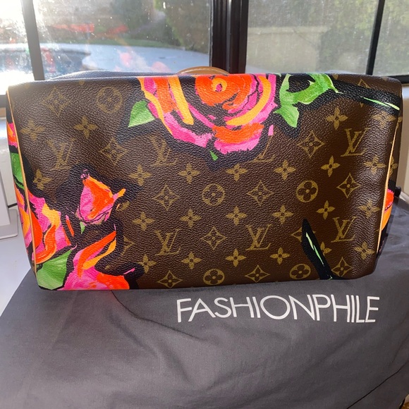LOUIS VUITTON
Limited Edition Monogram Canvas Roses Speedy 30 Bag - Picture 4 of 8